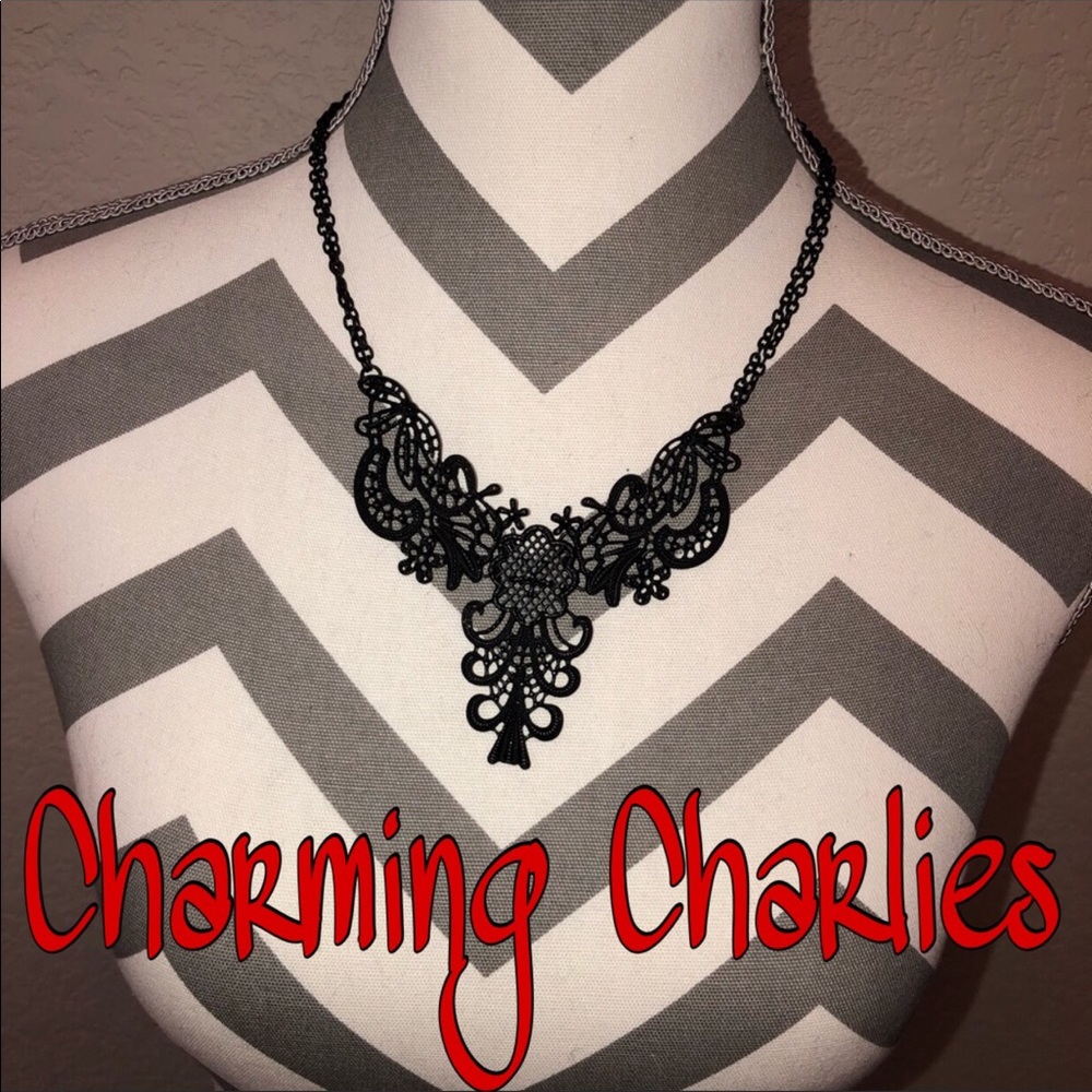 Beautiful adjustable black necklace